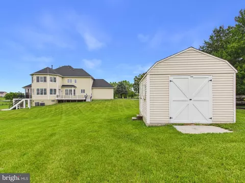 Exterior - 38565 Piggott Btm, Hamilton, VA 20158 photo 16 of 21