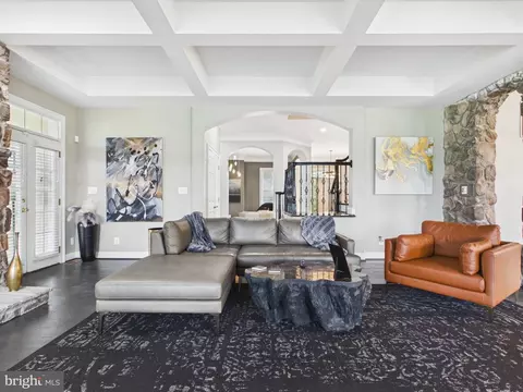 Living - 38565 Piggott Btm, Hamilton, VA 20158 photo 2 of 6