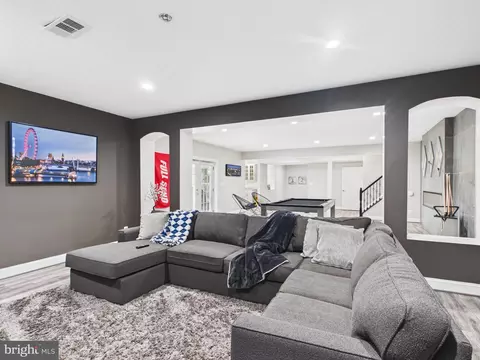 Living - 38565 Piggott Btm, Hamilton, VA 20158 photo 6 of 6