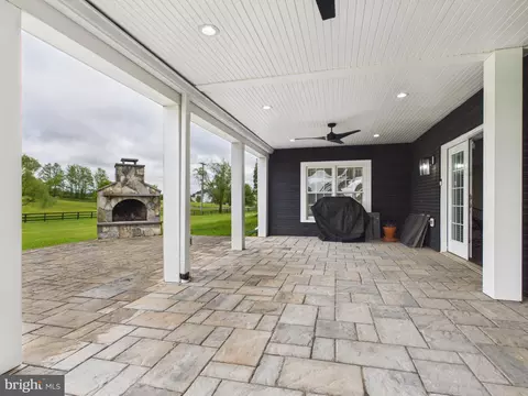 Exterior - 38565 Piggott Btm, Hamilton, VA 20158 photo 4 of 21