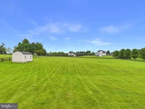 Exterior - 38565 Piggott Btm, Hamilton, VA 20158 photo 14 of 21