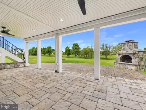 Exterior - 38565 Piggott Btm, Hamilton, VA 20158 photo 6 of 21