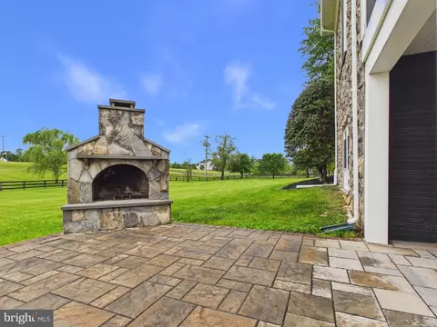 Exterior - 38565 Piggott Btm, Hamilton, VA 20158 photo 5 of 21