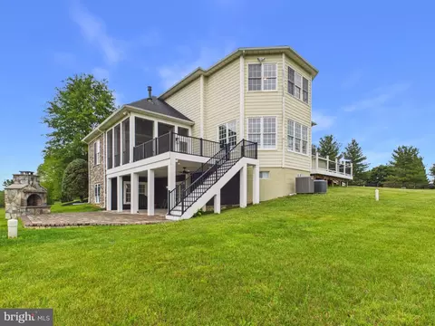 Exterior - 38565 Piggott Btm, Hamilton, VA 20158 photo 10 of 21