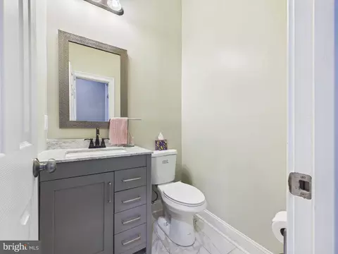 Entry Way - 38565 Piggott Btm, Hamilton, VA 20158 photo 9 of 14