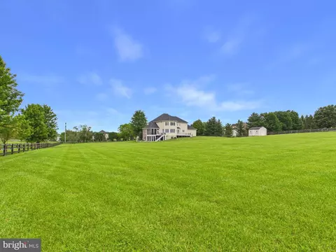 Exterior - 38565 Piggott Btm, Hamilton, VA 20158 photo 19 of 21