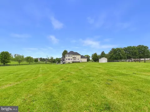 Exterior - 38565 Piggott Btm, Hamilton, VA 20158 photo 18 of 21