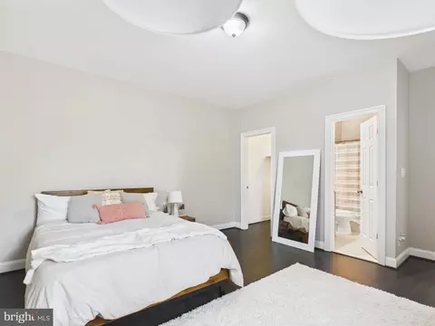 Bedroom - 38565 Piggott Btm, Hamilton, VA 20158 photo 2 of 10