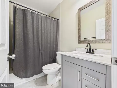 Bath - 38565 Piggott Btm, Hamilton, VA 20158 photo 6 of 6