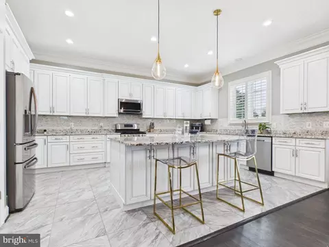 Kitchen - 38565 Piggott Btm, Hamilton, VA 20158 photo 1 of 3