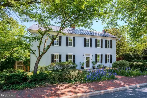 208 Edwards Ferry Rd NE, Leesburg, VA 20176