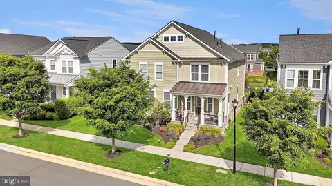 1010 Laconian St SE, Leesburg, VA 20175