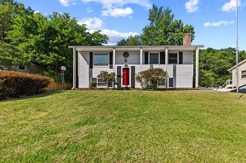 403 W Poplar Rd, Sterling, VA 20164