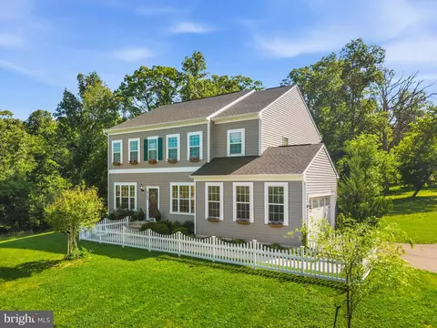 18184 Presidio Pl, Round Hill, VA 20141