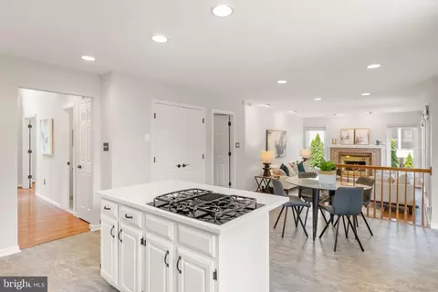 Kitchen - 43448 Colter Ct, Ashburn, VA 20147 photo 2 of 4