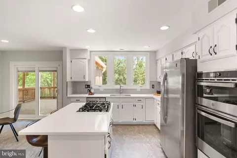 Kitchen - 43448 Colter Ct, Ashburn, VA 20147 photo 1 of 4