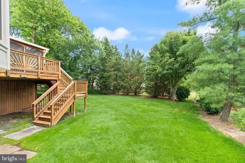 Exterior - 43448 Colter Ct, Ashburn, VA 20147 photo 14 of 18