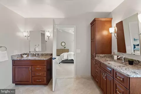 Bath - 43448 Colter Ct, Ashburn, VA 20147 photo 4 of 7
