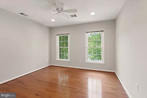 Bedroom - 43448 Colter Ct, Ashburn, VA 20147 photo 6 of 9