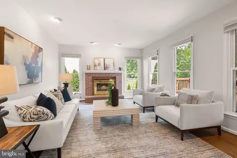 Living - 43448 Colter Ct, Ashburn, VA 20147 photo 3 of 7