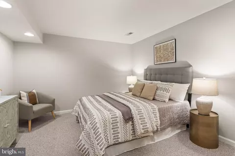 Bedroom - 43448 Colter Ct, Ashburn, VA 20147 photo 8 of 9