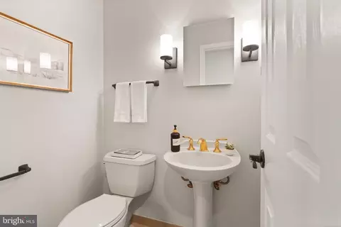 Bath - 43448 Colter Ct, Ashburn, VA 20147 photo 1 of 7