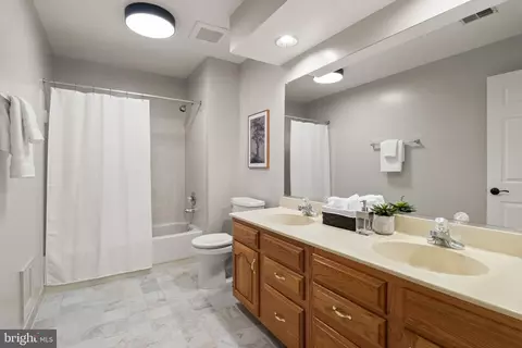 Bath - 43448 Colter Ct, Ashburn, VA 20147 photo 6 of 7