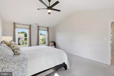 Bedroom - 43197 Wayside Cir, Ashburn, VA 20147 photo 2 of 5