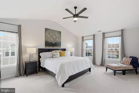 Bedroom - 43197 Wayside Cir, Ashburn, VA 20147 photo 1 of 5