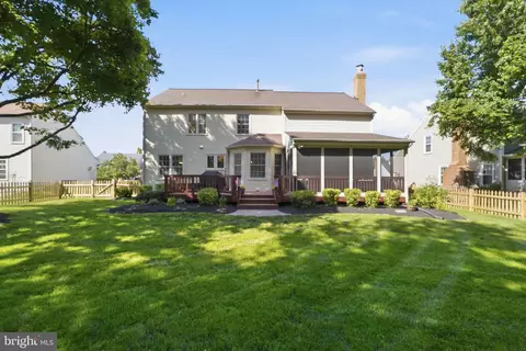 Exterior - 43197 Wayside Cir, Ashburn, VA 20147 photo 14 of 16