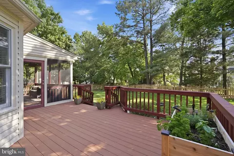 Exterior - 43197 Wayside Cir, Ashburn, VA 20147 photo 8 of 16