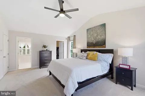 Bedroom - 43197 Wayside Cir, Ashburn, VA 20147 photo 4 of 5