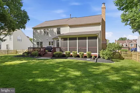 Exterior - 43197 Wayside Cir, Ashburn, VA 20147 photo 15 of 16
