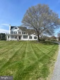 38454 Stone Eden Dr, Hamilton, VA 20158