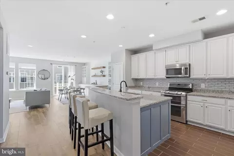 44110 Vaira Ter, Chantilly, VA 20152