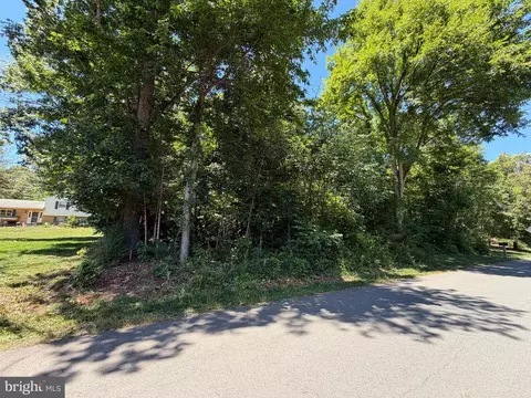 32 Cedar Dr, Sterling, VA 20164 photo 6