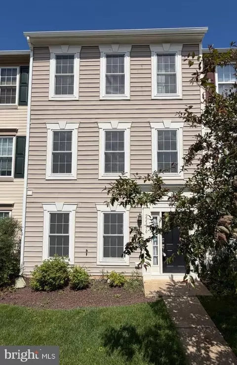 22330 Great Trail Ter, Sterling, VA 20164