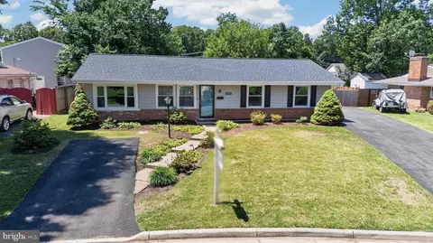 1023 S Hoga Rd S, Sterling, VA 20164
