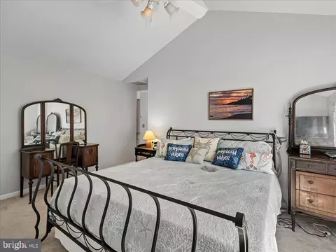 Bedroom - 20547 Ringold Dr, Ashburn, VA 20147 photo 3 of 13