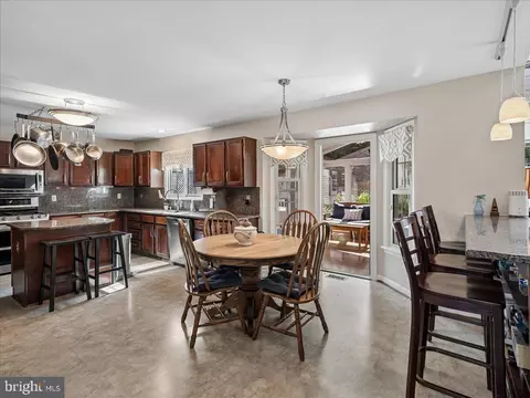 Other - 20547 Ringold Dr, Ashburn, VA 20147 photo 8 of 25