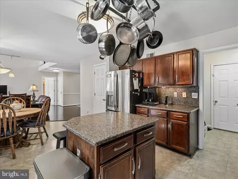 Kitchen - 20547 Ringold Dr, Ashburn, VA 20147 photo 2 of 5