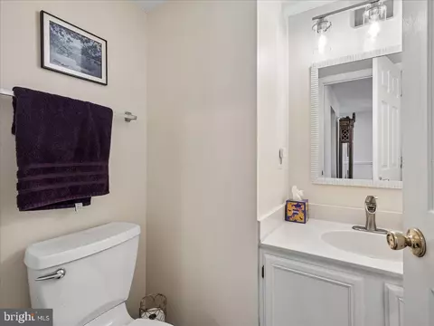 Bath - 20547 Ringold Dr, Ashburn, VA 20147 photo 1 of 6