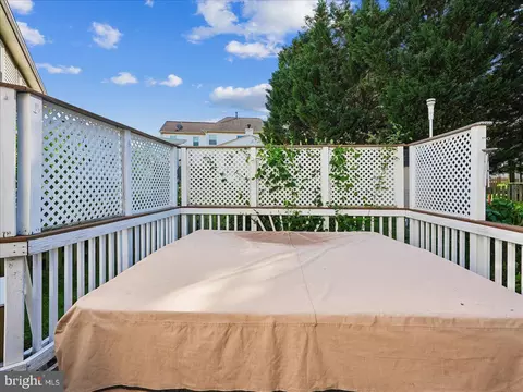 Exterior - 20547 Ringold Dr, Ashburn, VA 20147 photo 6 of 19