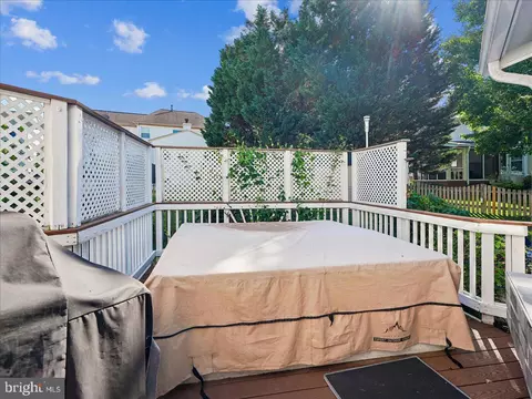 Exterior - 20547 Ringold Dr, Ashburn, VA 20147 photo 8 of 19