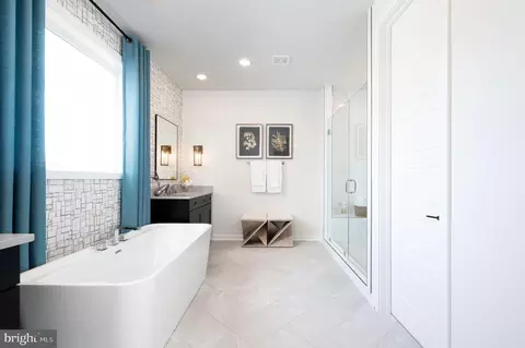 Bath - 22718 Mcbeale Ct, Ashburn, VA 20148 photo 1 of 1