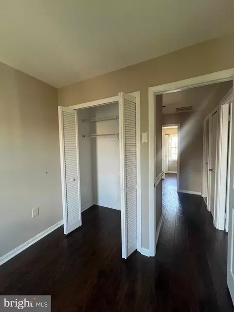 Entry Way - 1005 Marsden Ct, Sterling, VA 20164 photo 5 of 9