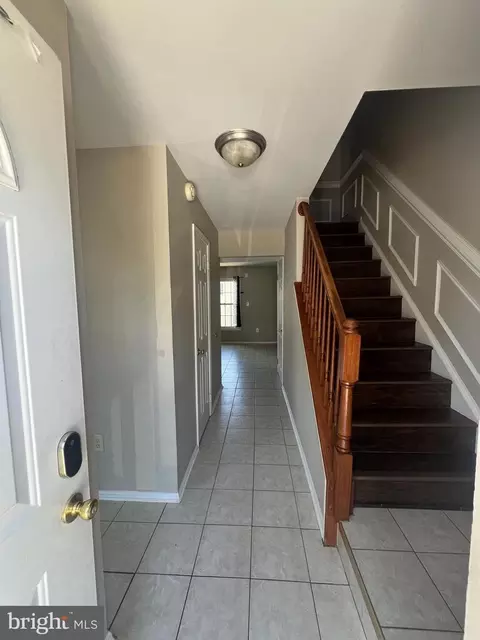 Entry Way - 1005 Marsden Ct, Sterling, VA 20164 photo 9 of 9