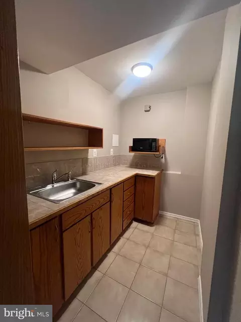 Kitchen - 1005 Marsden Ct, Sterling, VA 20164 photo 2 of 5