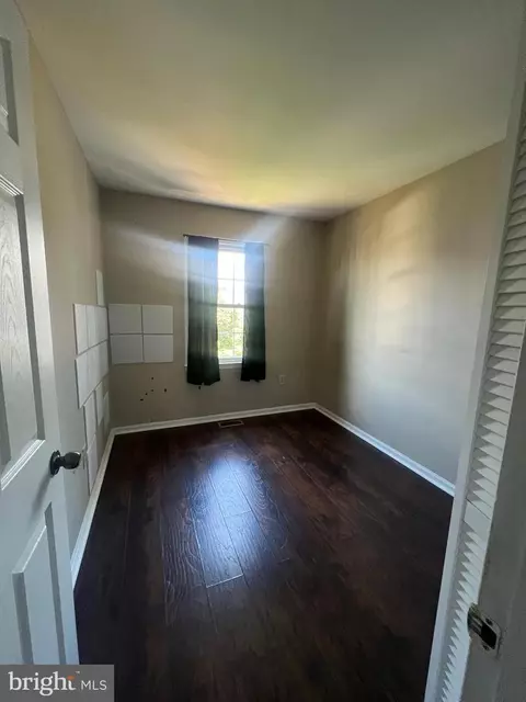 Entry Way - 1005 Marsden Ct, Sterling, VA 20164 photo 4 of 9
