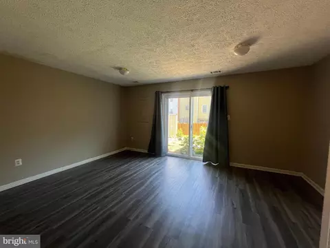 Living - 1005 Marsden Ct, Sterling, VA 20164 photo 2 of 2